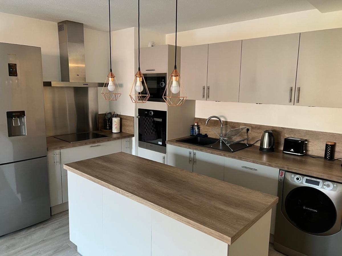 Appartement Entre Lacs, Montagnes Et Stations De Ski Bonneville Luaran gambar